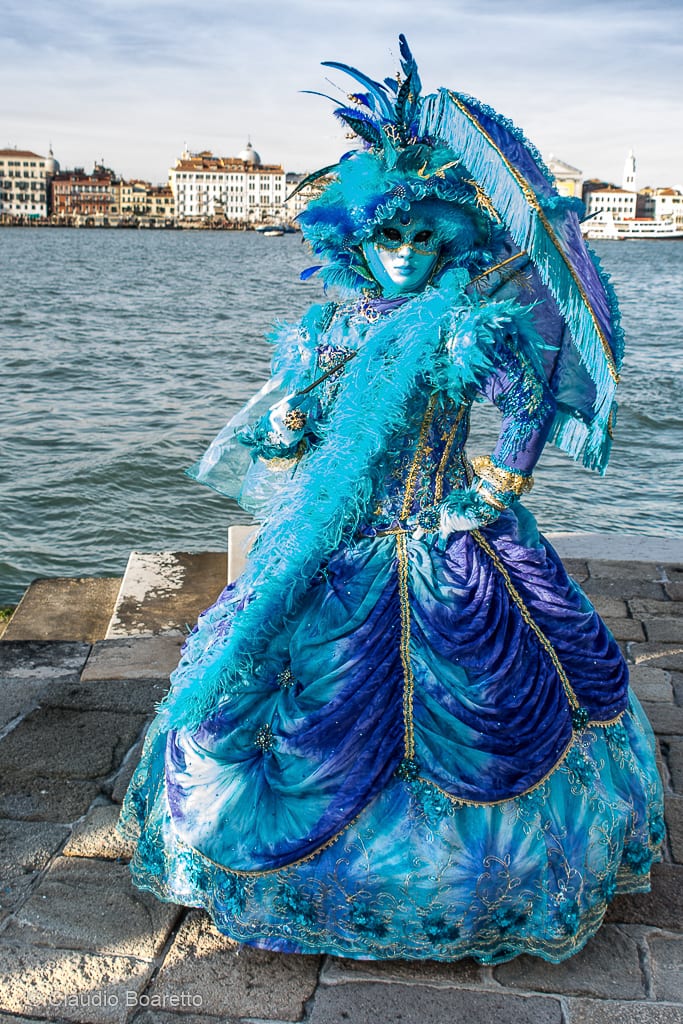 Venice carnival costumes, Carnival of venice, Venice mask